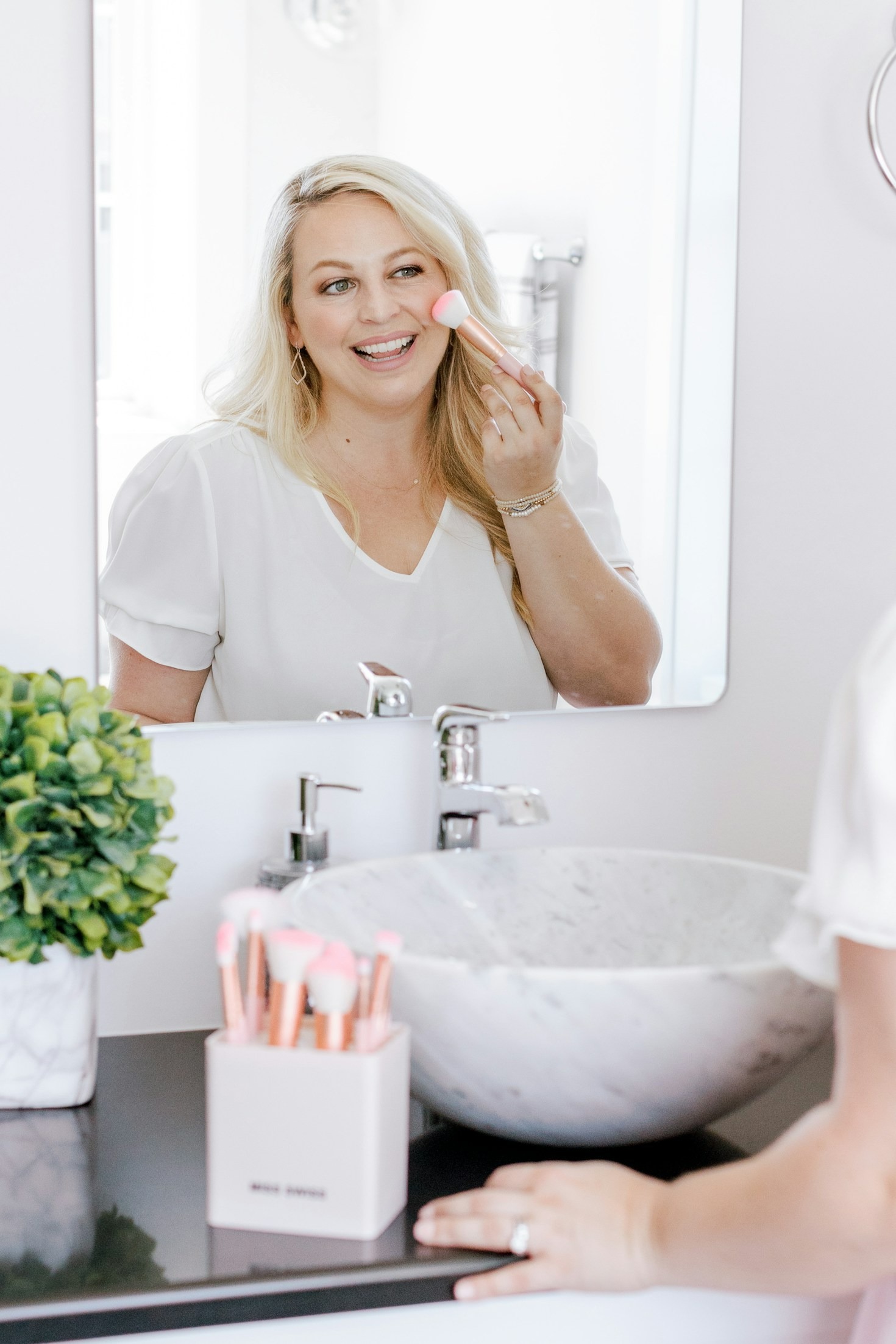 How to Build a Minimalist Makeup Routine That Lasts